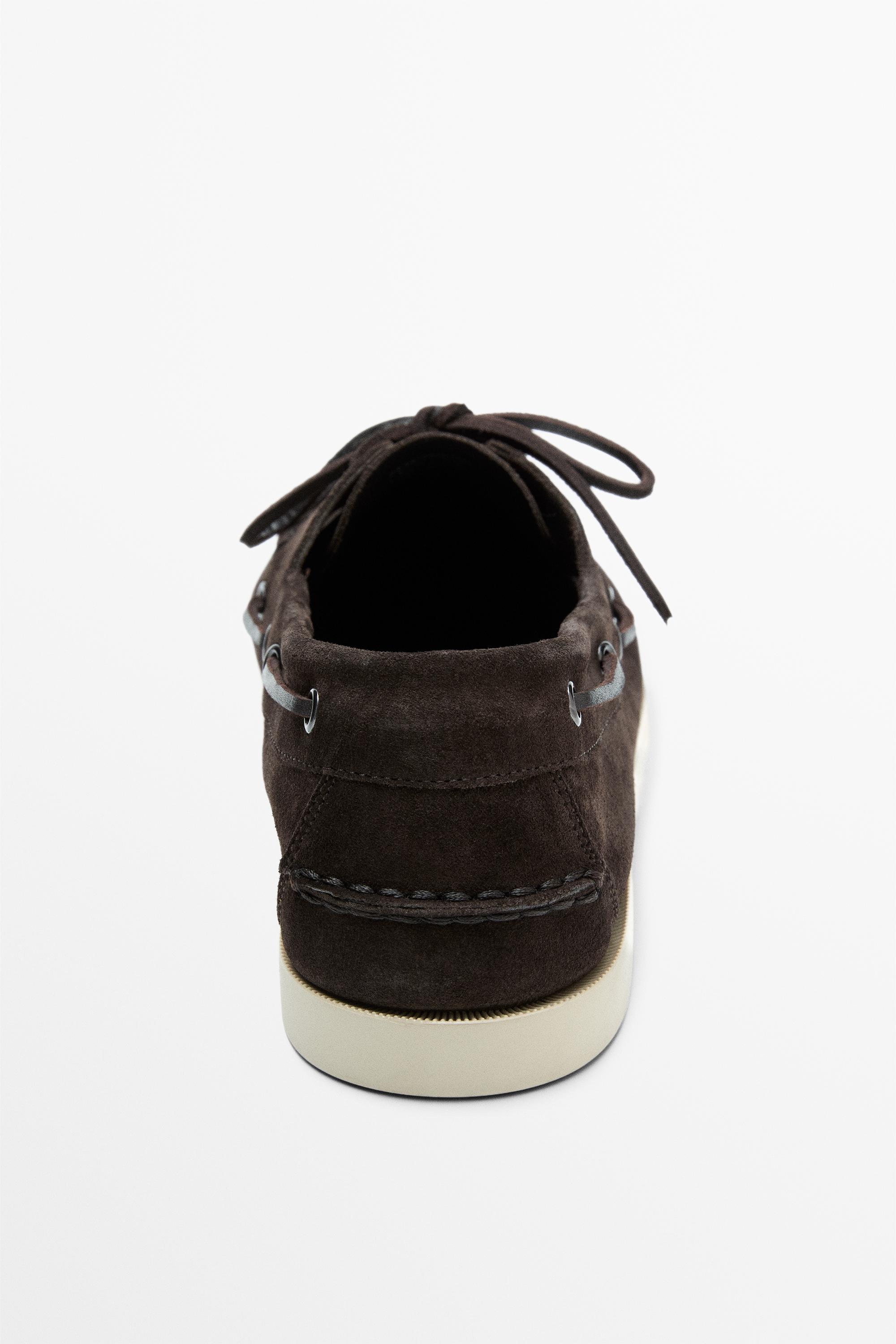 Leather deck shoes